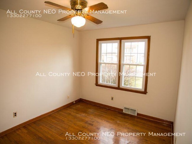 Building Photo - 3 bedroom in Struthers OH 44471