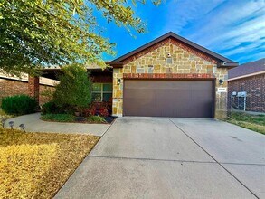 Building Photo - 1068 Meadow Scape Dr