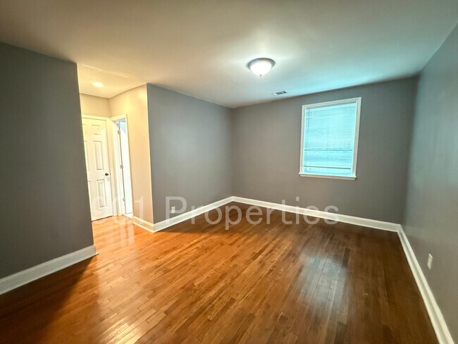 Building Photo - 1096 McEvers Rd