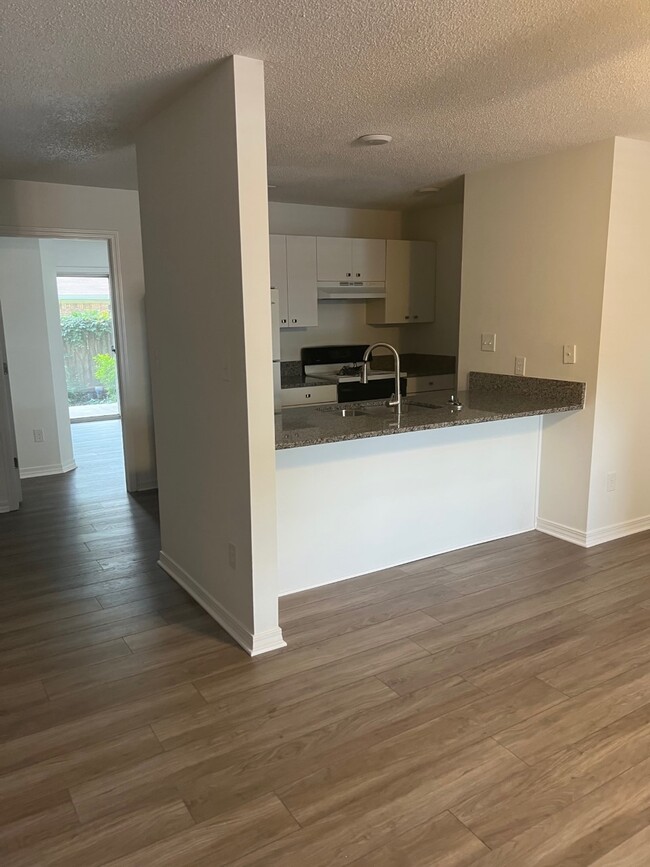 Building Photo - 1810 Tsuga Way