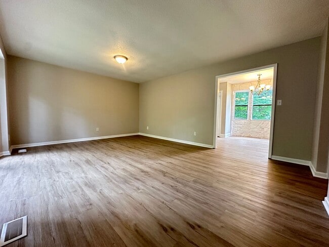 Building Photo - Home for rent in Grayson Valley