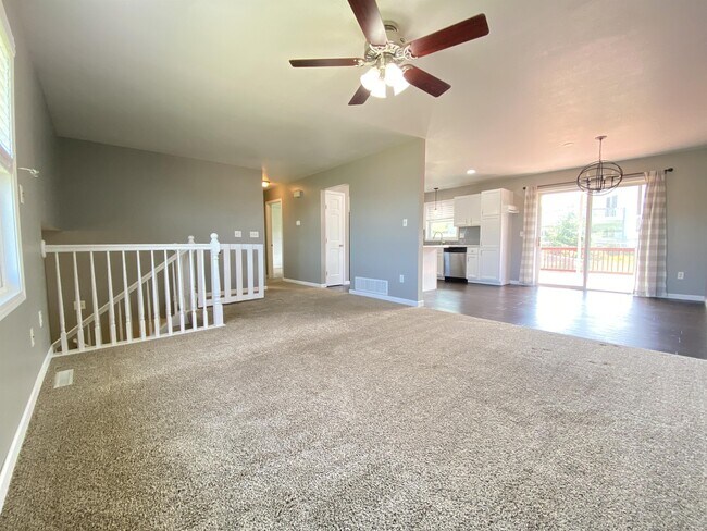 Building Photo - 4936 Valley Dr NW