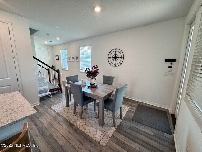 Foto del edificio - 4652 Clapboard Xing Wy