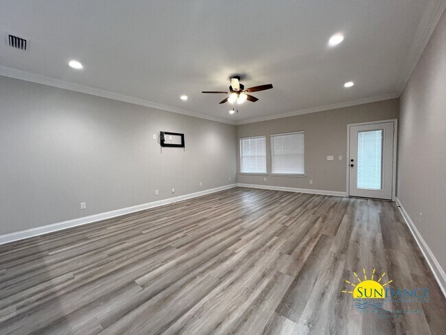 Building Photo - Beautiful newly built 3 Bedroom Home in Sh...