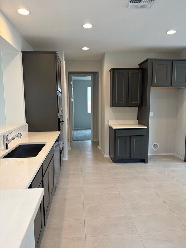 Foto del edificio - 7073 W Oberlin Wy