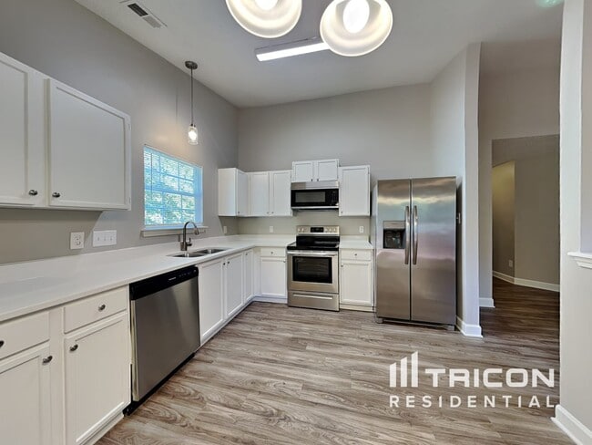 Foto del edificio - 607 Kingville Dr