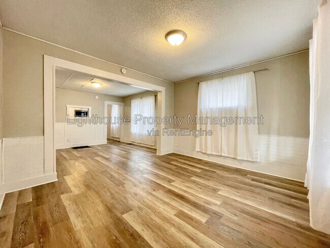 Foto del edificio - 836 W Grand Ave