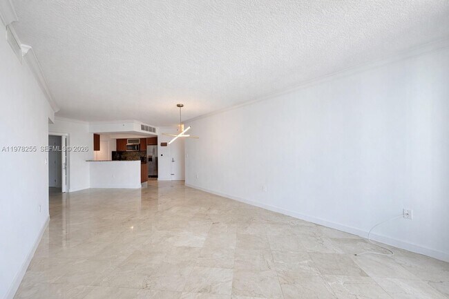 Foto del edificio - 9066 SW 73rd Ct