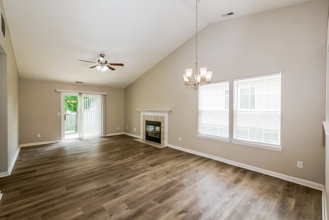 Building Photo - 5901 Blackley Ln