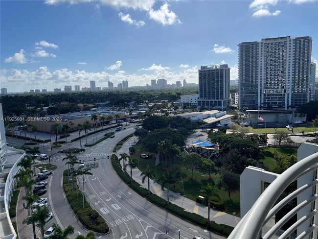 Foto del edificio - 1830 Radius Dr