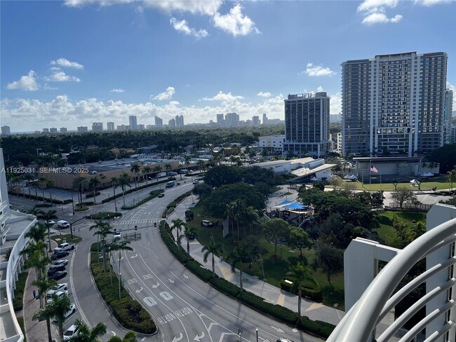 Building Photo - 1830 Radius Dr