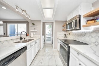 Building Photo - 781 Country Pl Dr