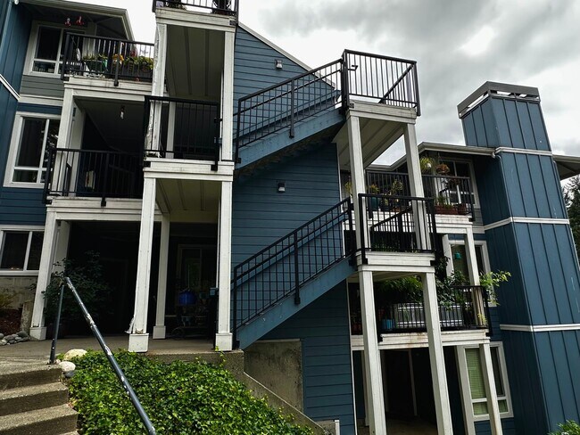 Foto del edificio - Beautiful 2BR|2BA with Washer and Dryer, T...