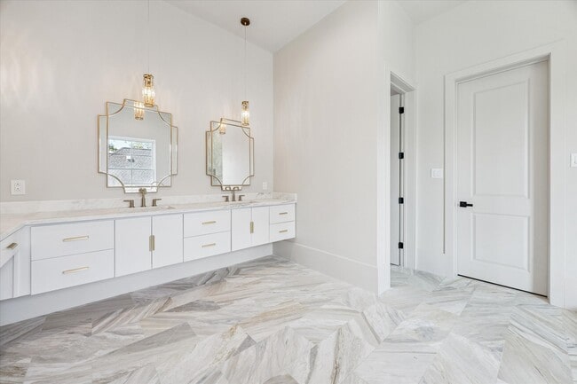 Building Photo - 7203 Tickner St