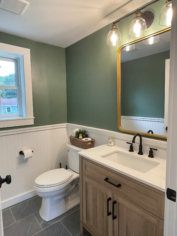 Foto del edificio - 64 County Rd