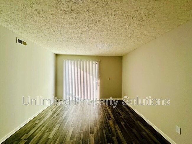 Building Photo - 215 Sunn Aire Ct