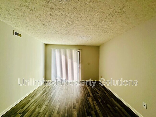 Foto del edificio - 215 Sunn Aire Ct