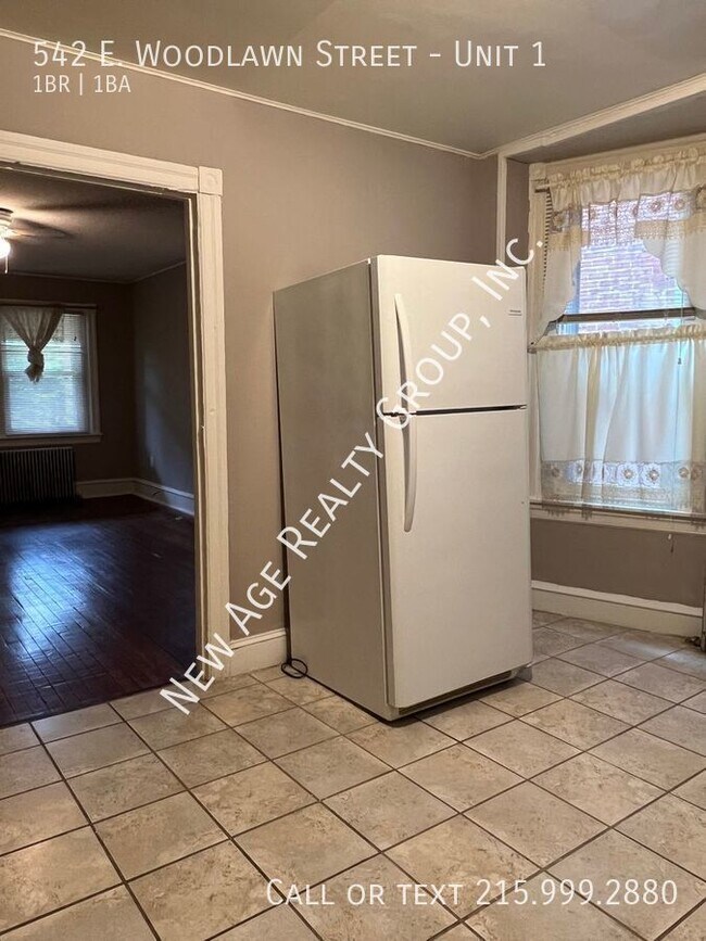 Building Photo - One Bedroom in East Germantown!