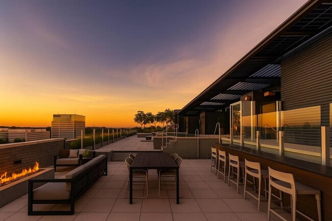 Foto del edificio - 7370 Montcalm Dr