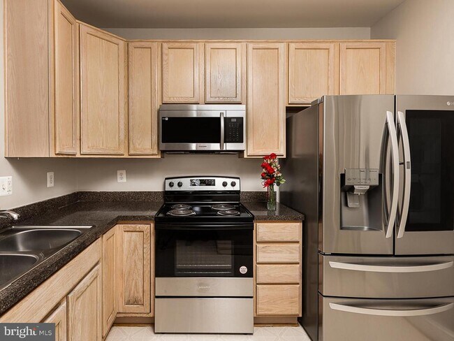 Building Photo - 5900 Great Star Dr