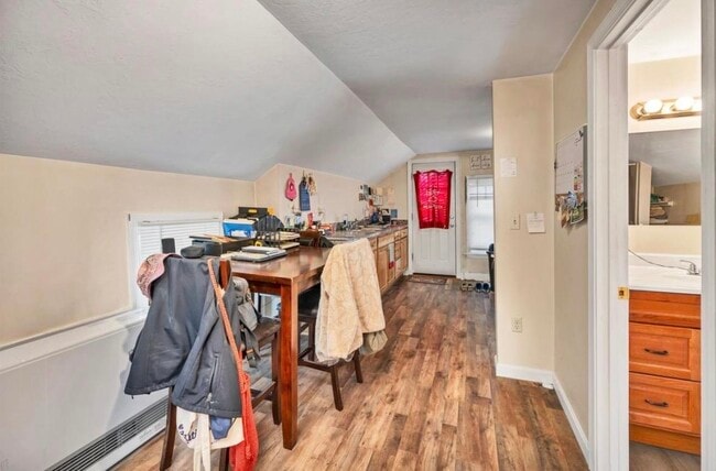 Building Photo - 106 Messer St