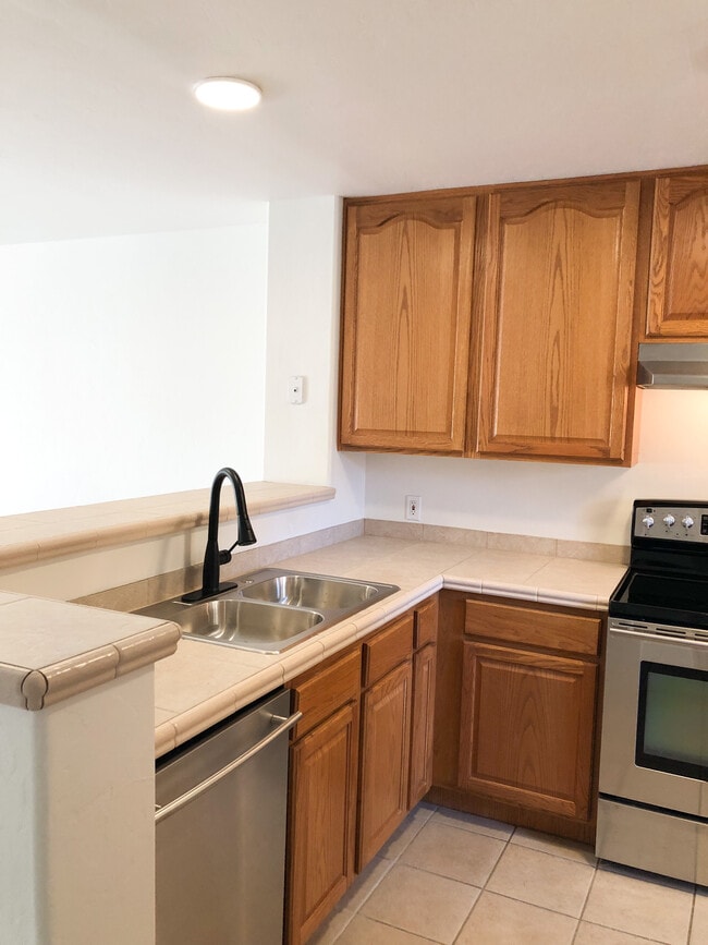 Photo - 5675 N Camino Esplendora Apartment