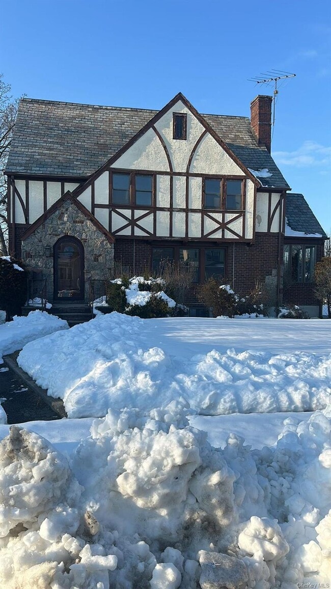 Building Photo - 29 Oak Ave