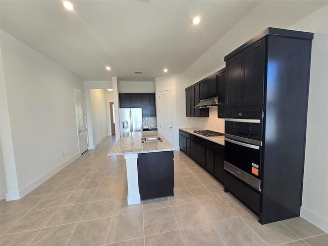Building Photo - 8512 Red Bottle Brush Rd
