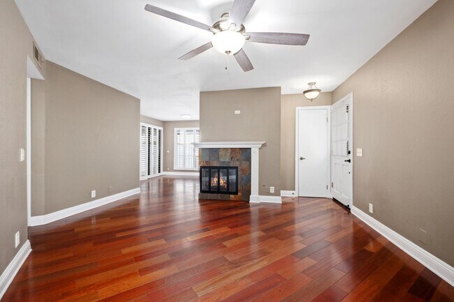 Foto del edificio - 7 Oak Spring Ln