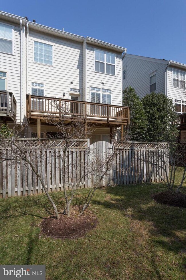 Building Photo - 5026 Gardner Dr