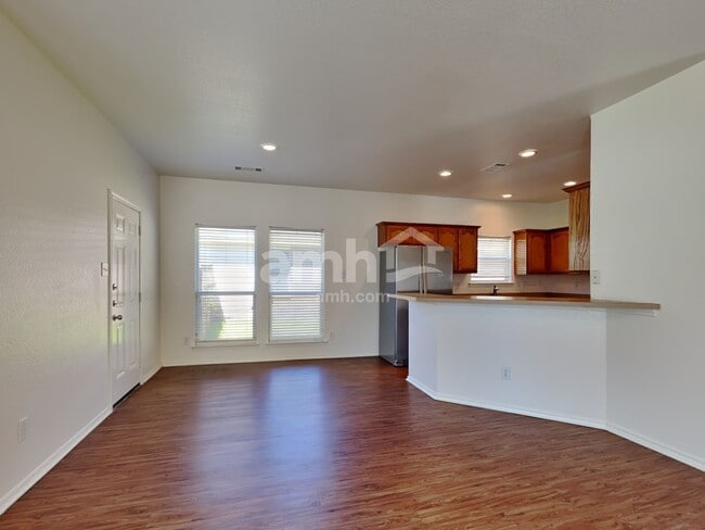 Foto del edificio - 1137 Boxwood Dr