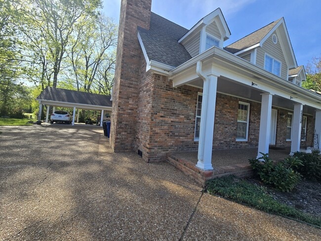 Building Photo - 232 Pebble Glen Dr