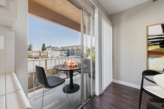 Building Photo - Kittridge Apartments