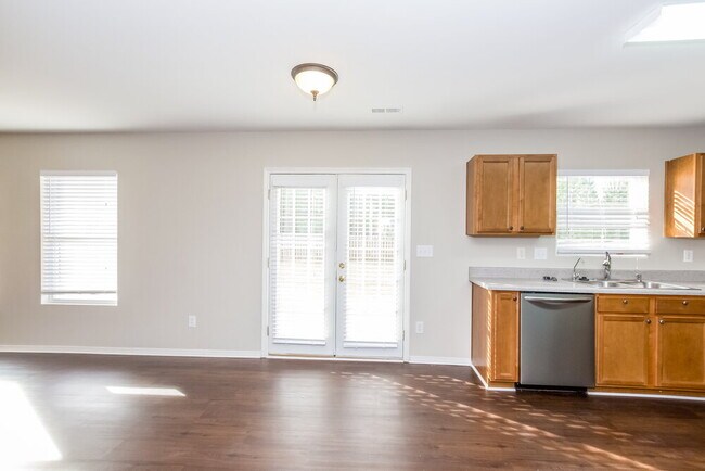 Building Photo - 4710 Larkhaven Village Dr