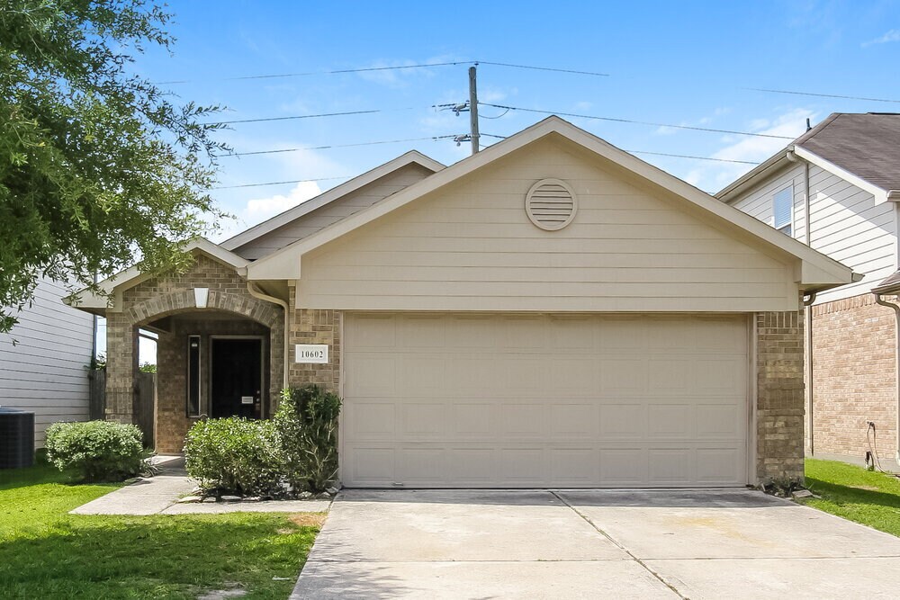 Foto principal - 10602 Harbor Canyon Dr