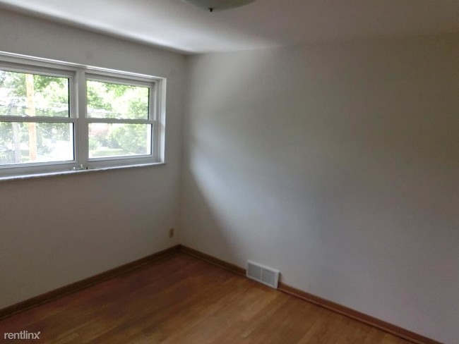 Foto del edificio - 2 br, 1 bath Townhome - 1487 W Lane Ave