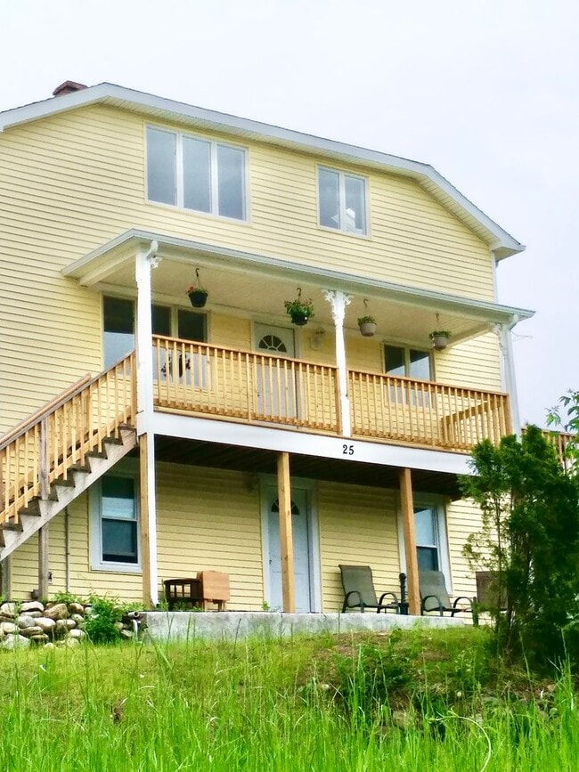 Building Photo - 25 Foster St