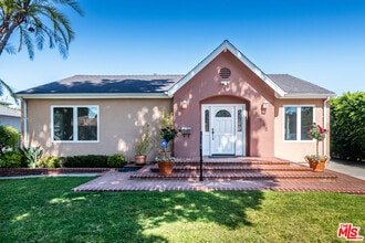 Building Photo - 4948 Petit Ave