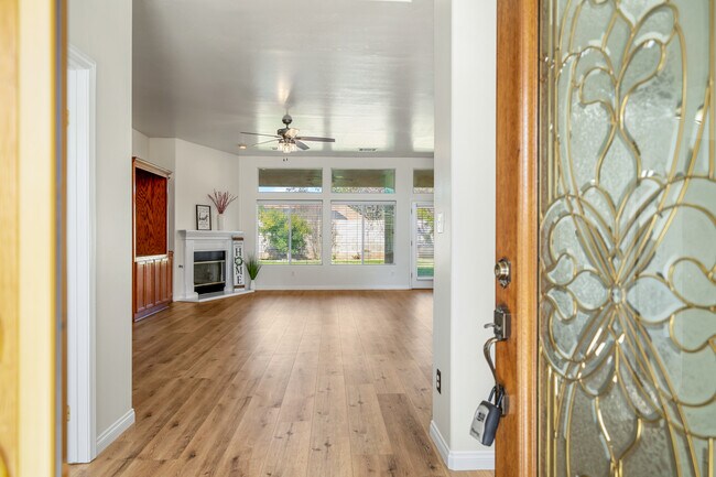 Foto del edificio - 8614 Exodus Ln