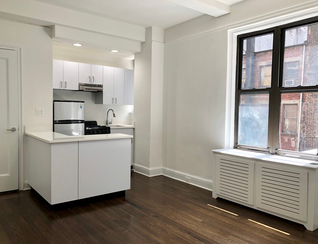 Foto principal - 146 E 46th St
