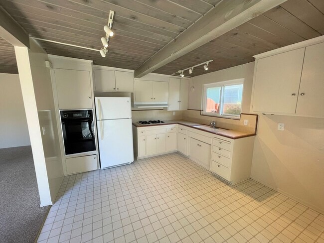 Building Photo - 978 Brockton Ln