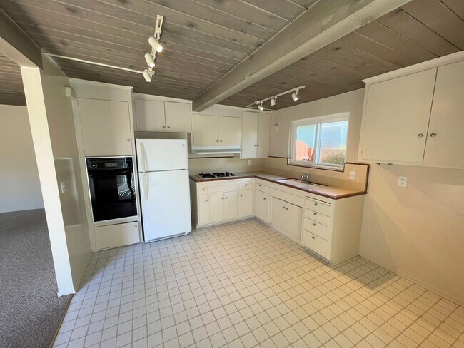Foto del edificio - Adorable Pierpont Beach Home!!