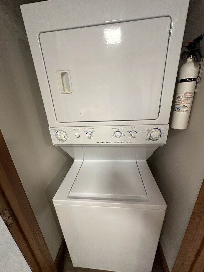 Foto del edificio - 2 Bedroom 2 Bathroom Condo!