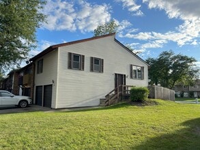 Building Photo - 345 Ozark Dr