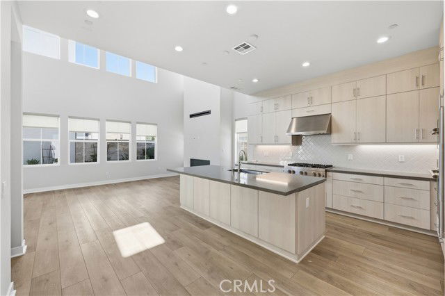 Building Photo - 141 Holliston