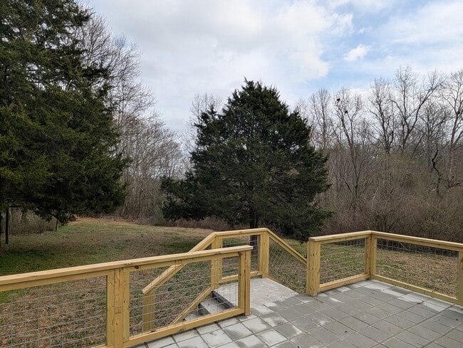 Building Photo - 333 Corinth Rd