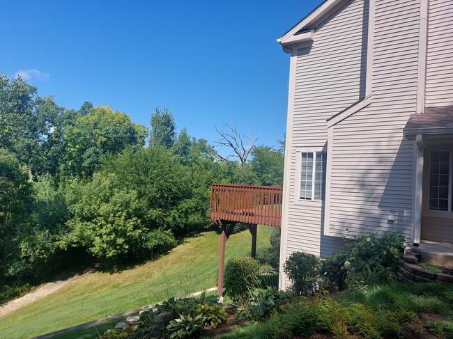 Building Photo - 546 Foxridge Dr