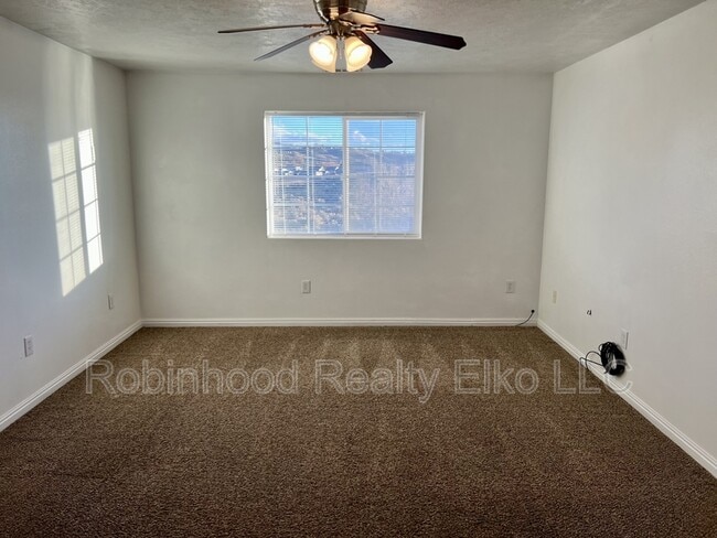 Foto del edificio - 333 Spring Creek Pkwy