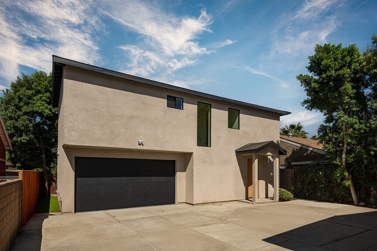 Primary Photo - Modern Luxury in Reseda! Stunning 4-Bed 3....