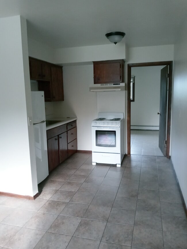 Building Photo - Main Street Apartments